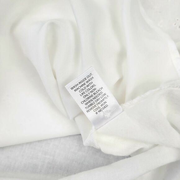 *Women's Plus XXL Crisp White Lace Yoke Cap Sleeve Top- Keyhole Back- Round Hem* - Picture 11 of 12